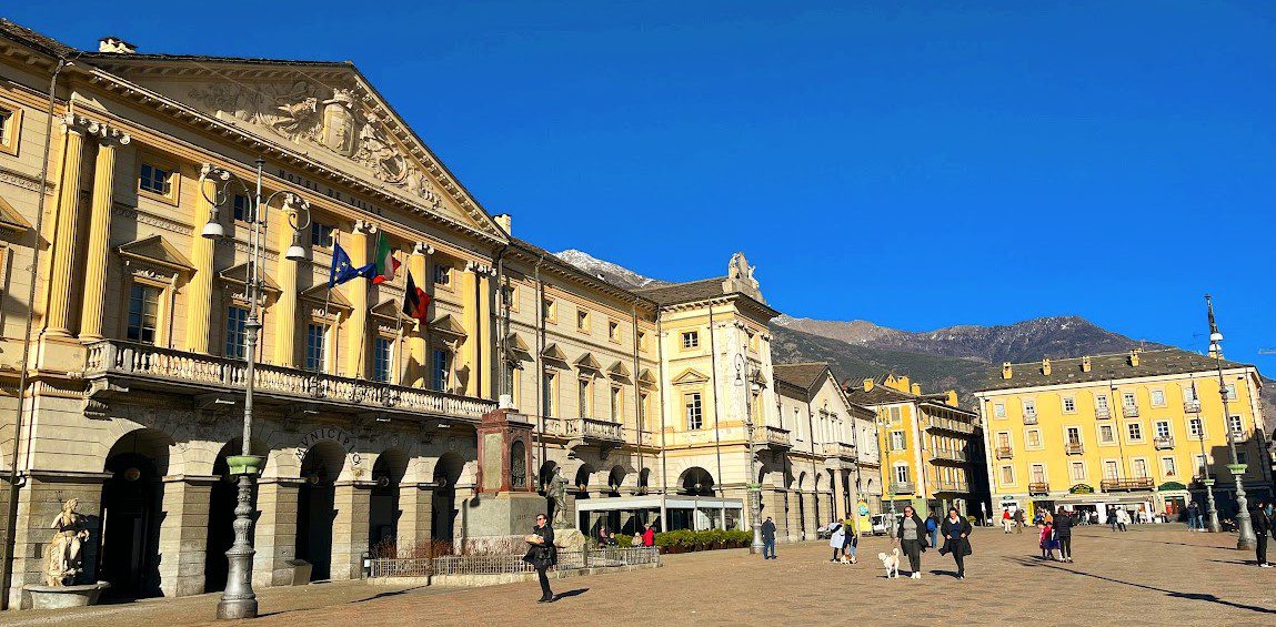 Centrum i Aosta Piazza Emile Chanoux